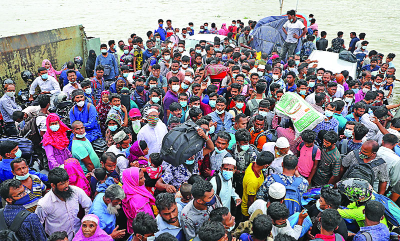 ঢাকা ছাড়ার হিড়িক