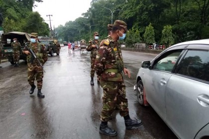 কঠোর লকডাউনে চট্টগ্রাম, চলছে সেনাবাহিনীর টহল