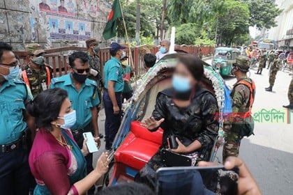 লকডাউনের তৃতীয় দিনে সন্ধ্যা পর্যন্ত রাজধানীতে গ্রেফতার ৬২১

