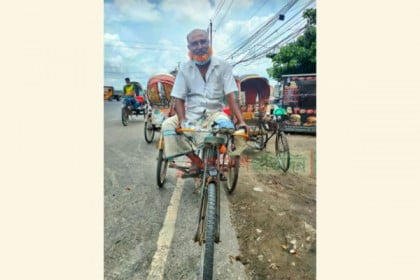 ‘আগে কামাই ভালাই আছিল, কঠিন সময় কাটতাছে এহন’