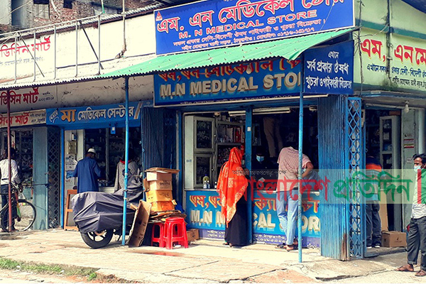 ঠাকুরগাঁওয়ে ওষুধের দোকানে নেই প্যারাসিটামল জাতীয় ওষুধ