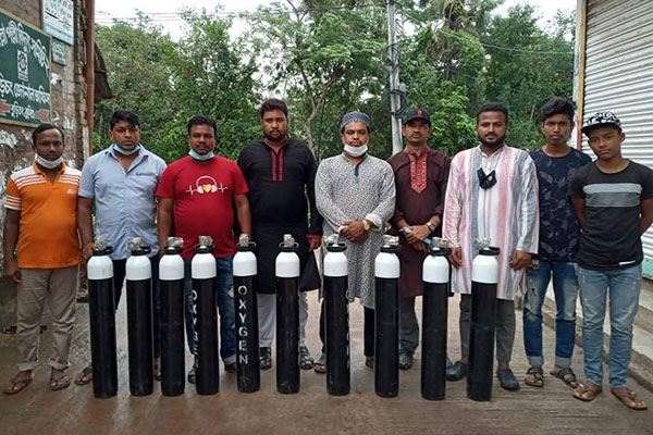 অক্সিজেন নিয়ে মানুষের পাশে ‘জাগরণ’