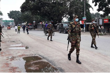 দিনাজপুরে বিভিন্ন স্থানে জরিমানা অব্যাহত