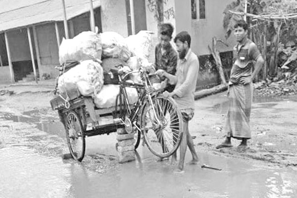 বেহাল সাদুল্যাপুর ধাপেরহাট সড়ক