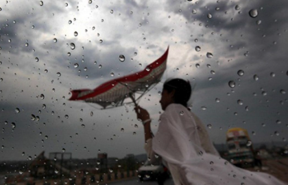বজ্রসহ বৃষ্টিপাত বাড়বে, ১৯ অঞ্চলে ঝড়ের আভাস