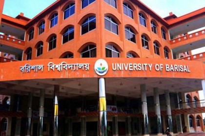 বরিশাল বিশ্ববিদ্যালয়ের শিক্ষার্থীরা বাড়ি ফিরতে চান প্রশাসনের পরিবহন ব্যবস্থায়