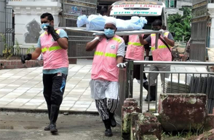 সিদ্ধিরগঞ্জে আবারও লাশ দাফনে এগিয়ে আসল 'টিম খোরশেদ' 