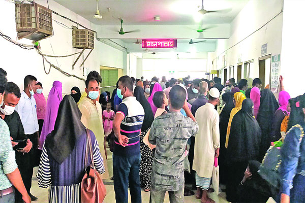 করোনা চিকিৎসায় শুধুই সংকট