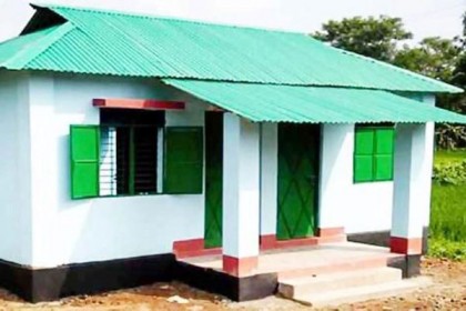 আশ্রয়ণ প্রকল্পে অনিয়ম ; পাঁচ সরকারি কর্মকর্তা ওএসডি