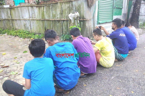 স্মার্টফোন আসক্তিতে বিপথগামী স্কুল-কলেজ শিক্ষার্থীরা