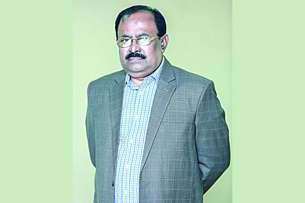 চলচ্চিত্রে বিতর্ক ছড়াচ্ছেন কারা