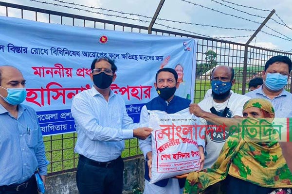লক্ষ্মীপুরে ৫ শতাধিক অসহায় পরিবারকে খাদ্য সামগ্রী বিতরণ