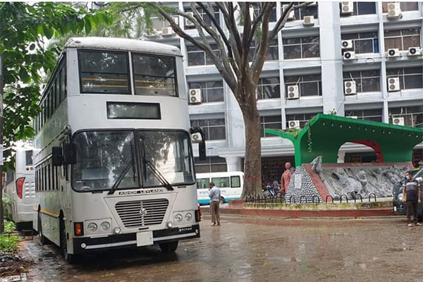ঈদে শিক্ষার্থীদের বাড়ি পৌঁছে দিবে জবির বাস