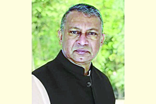 দুর্গতদের পাশে দাঁড়ালেন এমপি একরাম