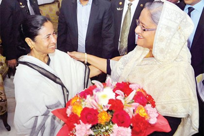 আপনার স্নেহকে সম্মান জানাই, শেখ হাসিনাকে মমতা