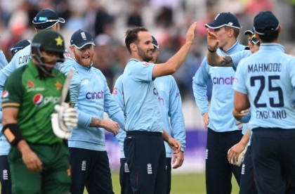 ইংল্যান্ডের কাছে এবারও পাত্তাই পেল না পাকিস্তান