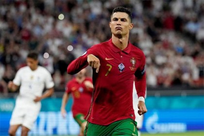 দ্বিতীয় রাউন্ডে বিদায় নিয়েও গোল্ডেন বুট জিতলেন রোনালদো