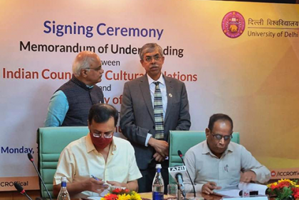 দিল্লিতে বঙ্গবন্ধু চেয়ার প্রতিষ্ঠায় সমঝোতা স্বাক্ষর 