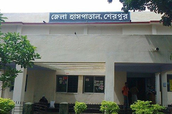 শেরপুর জেলা হাসপাতালে ঠাঁই নেই