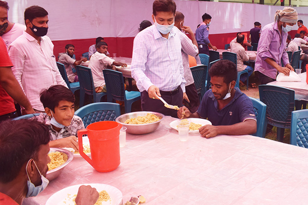 ফরিদপুরে অসহায় মানুষের জন্য ফুডস্পট 