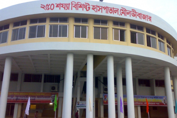 মৌলভীবাজার সদর হাসপাতালে অক্সিজেন সিলিন্ডার প্রদান