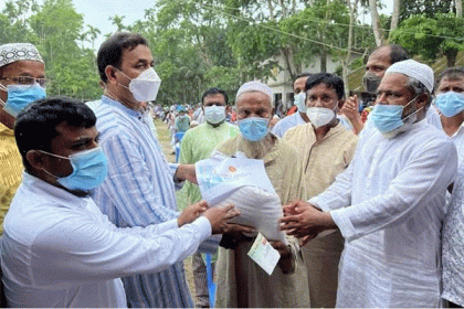 করোনায় উপার্জনহীন ১ হাজার পরিবারের মাঝে খাদ্য সামগ্রী বিতরণ