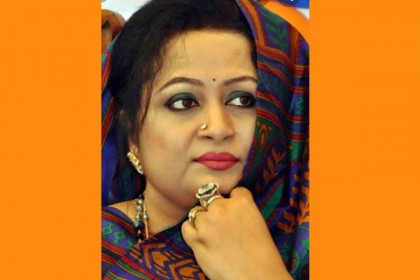 শিশুর হার্টে ছিদ্র বাবার ক্যান্সার, পাশে দাঁড়ালেন লিপি ওসমান