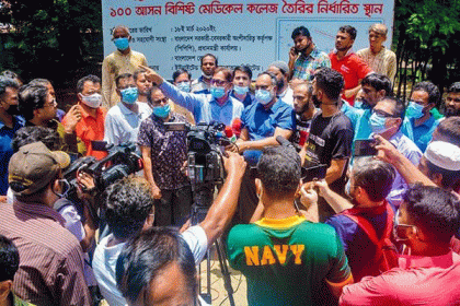 'চট্টগ্রামের ফুসফুস খ্যাত সিআরবি লুটেরাদের খপ্পরে'