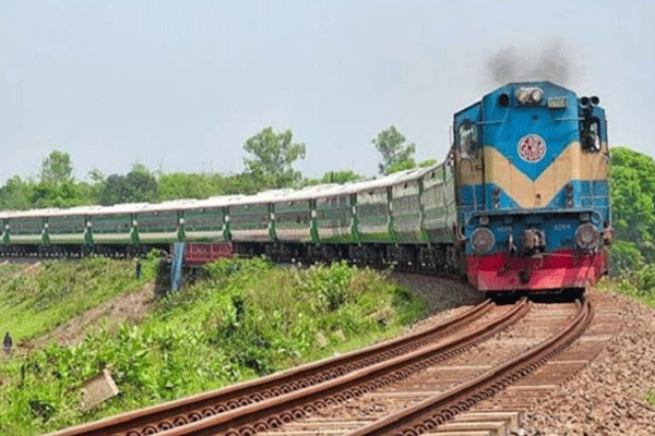২২ দিন পর যাত্রীবাহী ট্রেন চলাচল শুরু, মানতে হবে স্বাস্থ্যবিধি 