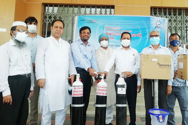 ফরিদপুরের হাসপাতালগুলোতে ৫০টি অক্সিজেন সিলিন্ডার দিয়েছে বিসিআই 