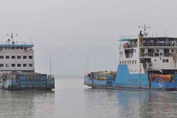 পাটুরিয়া-দৌলতদিয়া ঘাটে পর্যাপ্ত ফেরি, স্বাভাবিকভাবে চলছে যানবাহন