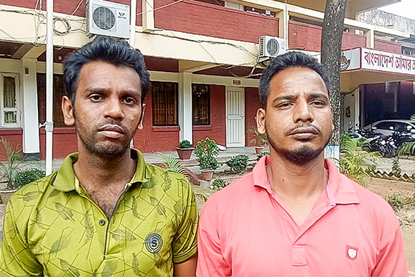 বগুড়ায় ফেনসিডিলসহ দুই যুবক গ্রেফতার