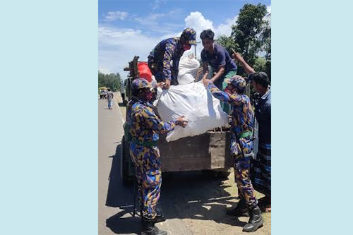 টেকনাফের শামলাপুর থেকে উখিয়ায় রোহিঙ্গাদের স্থানান্তর