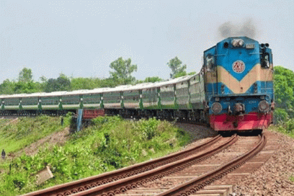 ২২ দিন পর যাত্রীবাহী ট্রেন চলাচল শুরু, মানতে হবে স্বাস্থ্যবিধি 