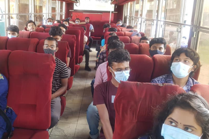 লকডাউনে আটকে পড়া শিক্ষার্থীরা বাড়ি ফিরছে বিশ্ববিদ্যালয়ের ব্যবস্থাপনায়