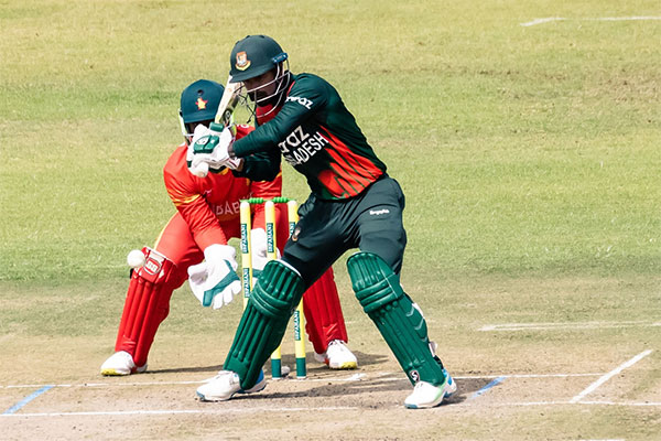 লিটনের শতকে জিম্বাবুয়েকে বড় লক্ষ্য দিল বাংলাদেশ
