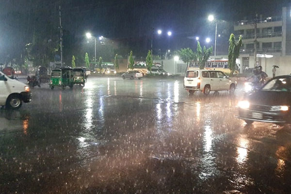 রাজধানীতে স্বস্তির বৃষ্টি