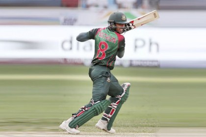ফিরলেন মিঠুন, ৩ উইকেট হারিয়ে ব্যাকফুটে টাইগাররা