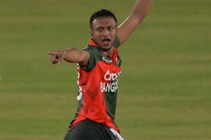 মাশরাফিকে ছাড়িয়ে নতুন রেকর্ড গড়লেন সাকিব