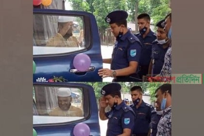 পুলিশ কনস্টেবলকে অন্যরকম বিদায়