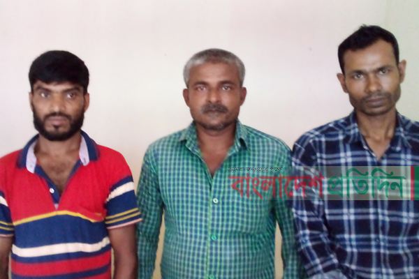 বোয়ালমারীতে ১৫ মামলার আসামিসহ ৩ ডাকাত গ্রেফতার