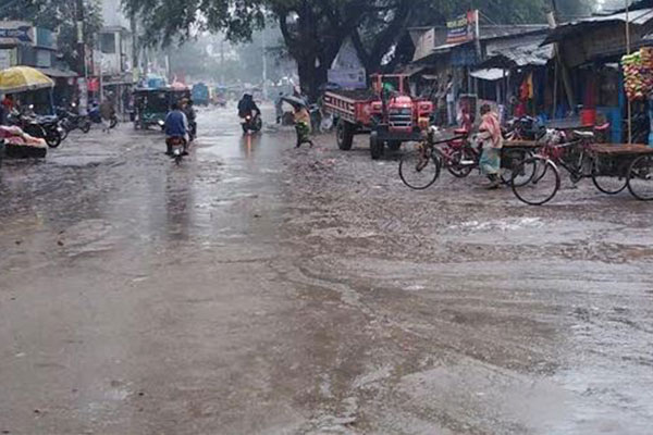 নেত্রকোনায় গুঁড়ি গুঁড়ি বৃষ্টি