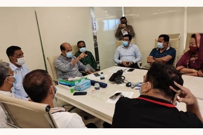 পশুর হাটে স্বাস্থ্যবিধি না মানলে কঠোর ব্যবস্থা: মেয়র আতিকুল 

