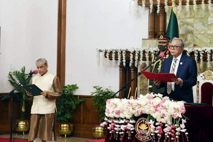পরিকল্পনা প্রতিমন্ত্রী হিসেবে শপথ নিলেন শামসুল আলম

