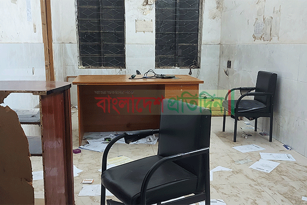 ডাক্তারের অবহেলায় রোগীর মৃত্যুর অভিযোগ, জরুরি বিভাগে ভাঙচুর