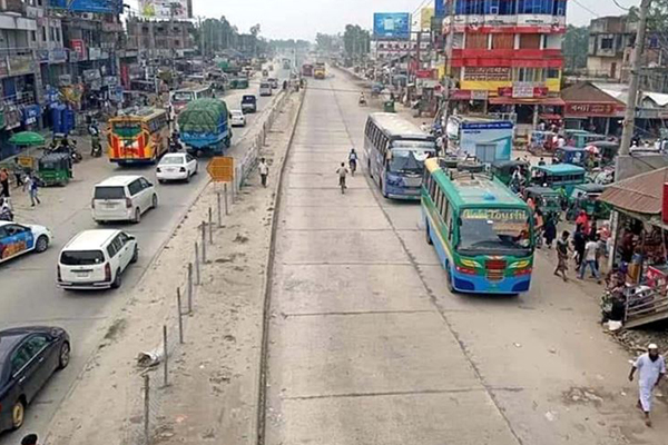 এলেঙ্গায় ঢাকা-টাঙ্গাইল মহাসড়কে যানবাহনের চাপ নেই