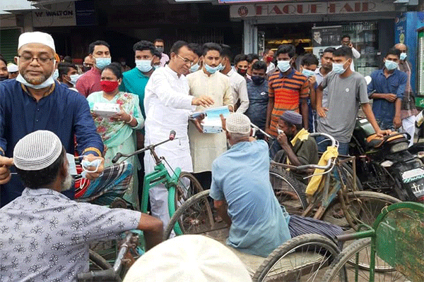 কুড়িগ্রামে কর্মহীনদের মাঝে জেলা আওয়ামী লীগের ঈদ উপহার