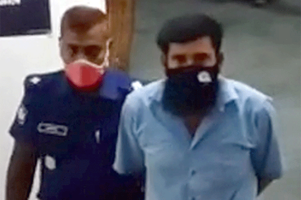 সৎ মেয়েকে ধর্ষণের অভিযোগে পিতা গ্রেফতার