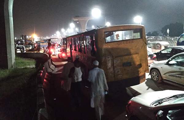 রাতেও মহাখালী থেকে টঙ্গী পর্যন্ত তীব্র যানজট