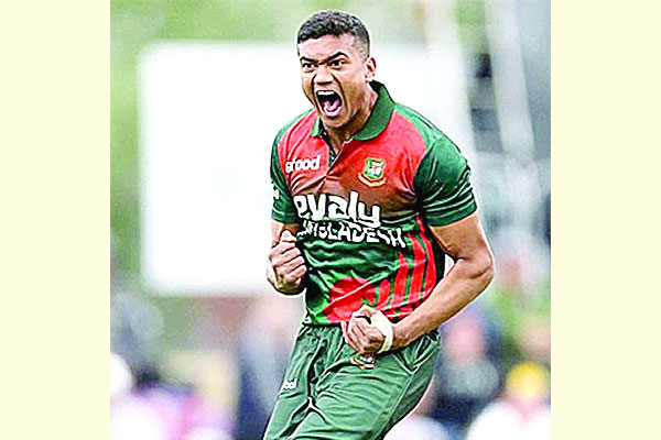প্রথম ওভারেই উইকেট